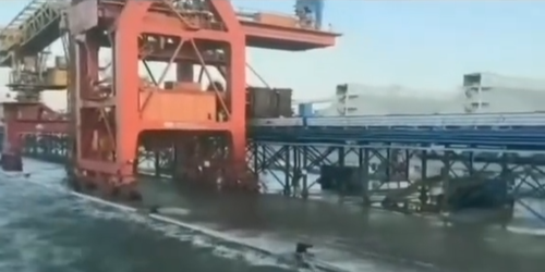 辽宁沿海口岸突发海水倒灌，，，部分口岸暂停作业