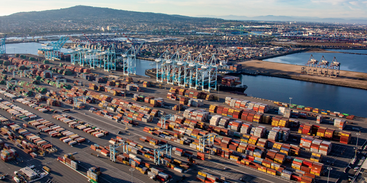 关税恐慌，美国口岸遭遇史上最忙碌旺季