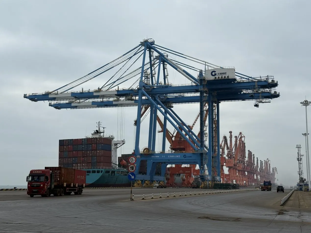 北部湾港前三季度集装箱吞吐量稳健增添，，，打造高效益物流新通道