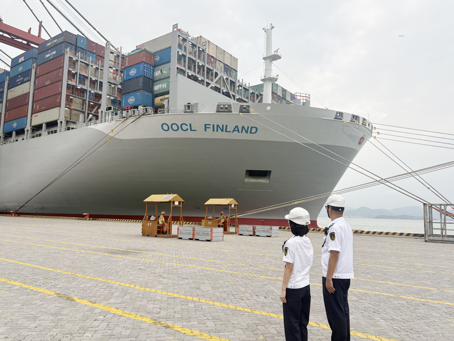 链接内陆与海洋：：厦门港开发内贸新能源汽车运输新通道